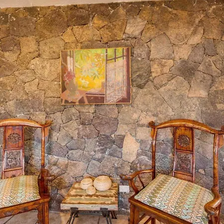 Апартаменти Kura *